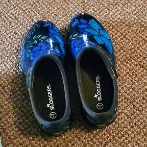 Waterproof shoes
